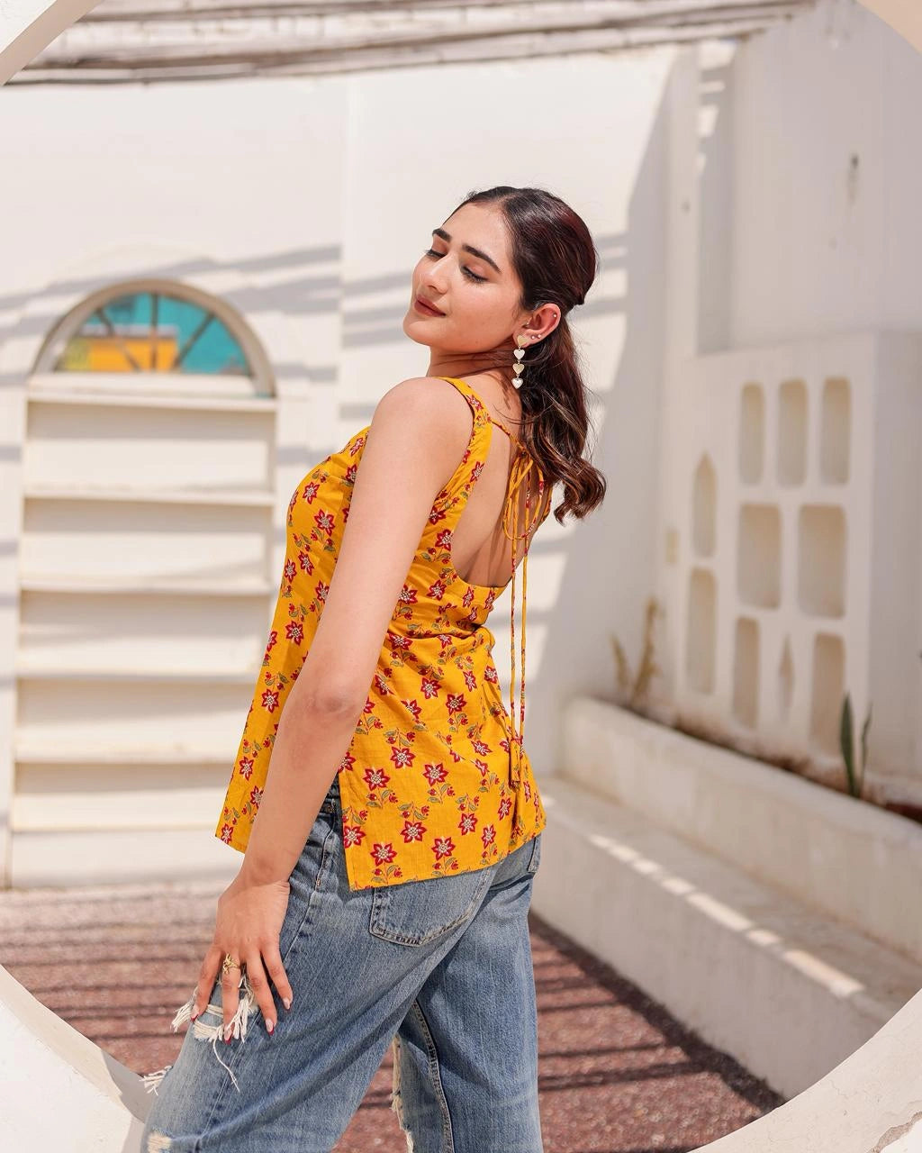 Haniya deep back kurti