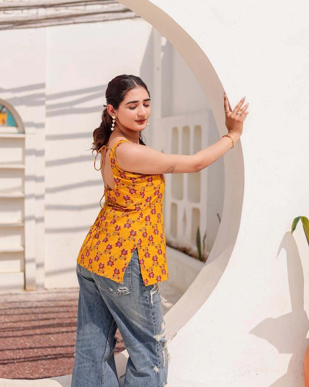 Haniya deep back kurti